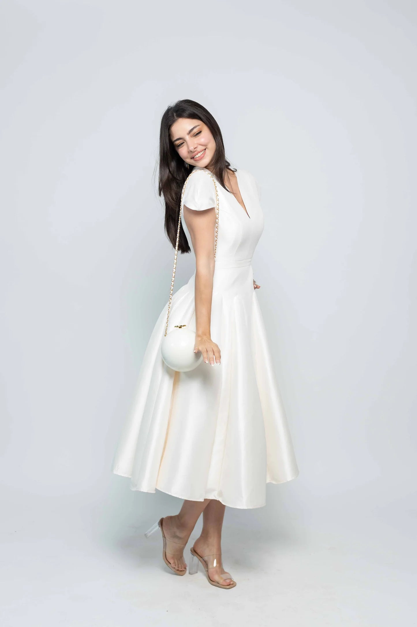 Bourgeoise – Den Skulpturelle Elegance Kjole